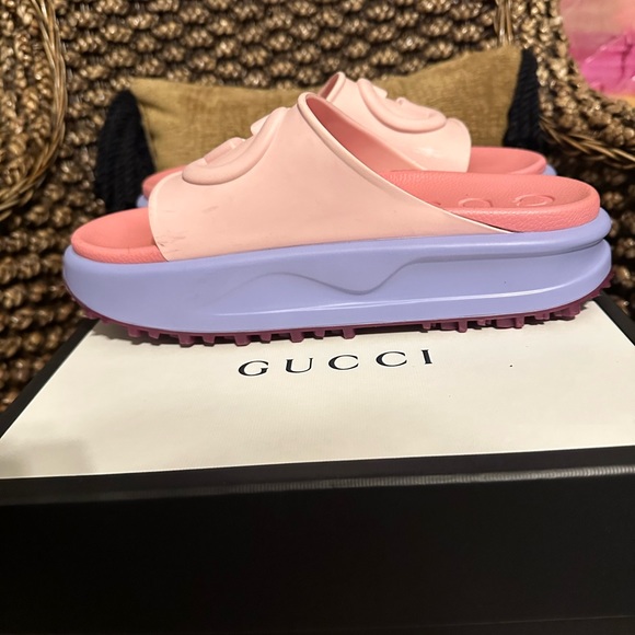 GUCCI
Interlocking G Slide Sandals Pink - Picture 6 of 8